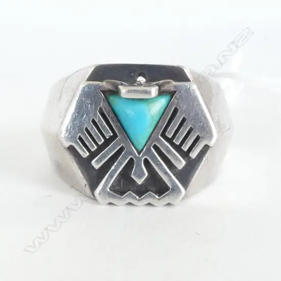 GENT'S SILVER & TURQUOISE RAVEN RING, 15.8gm (CD11798) SIZE Z+2