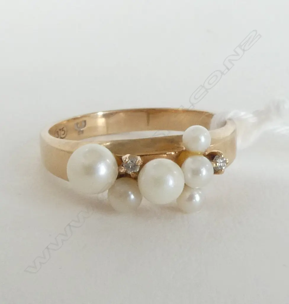 9ct PEARL & DIAMOND SET RING, 2.7gm SIZE O Image 1++