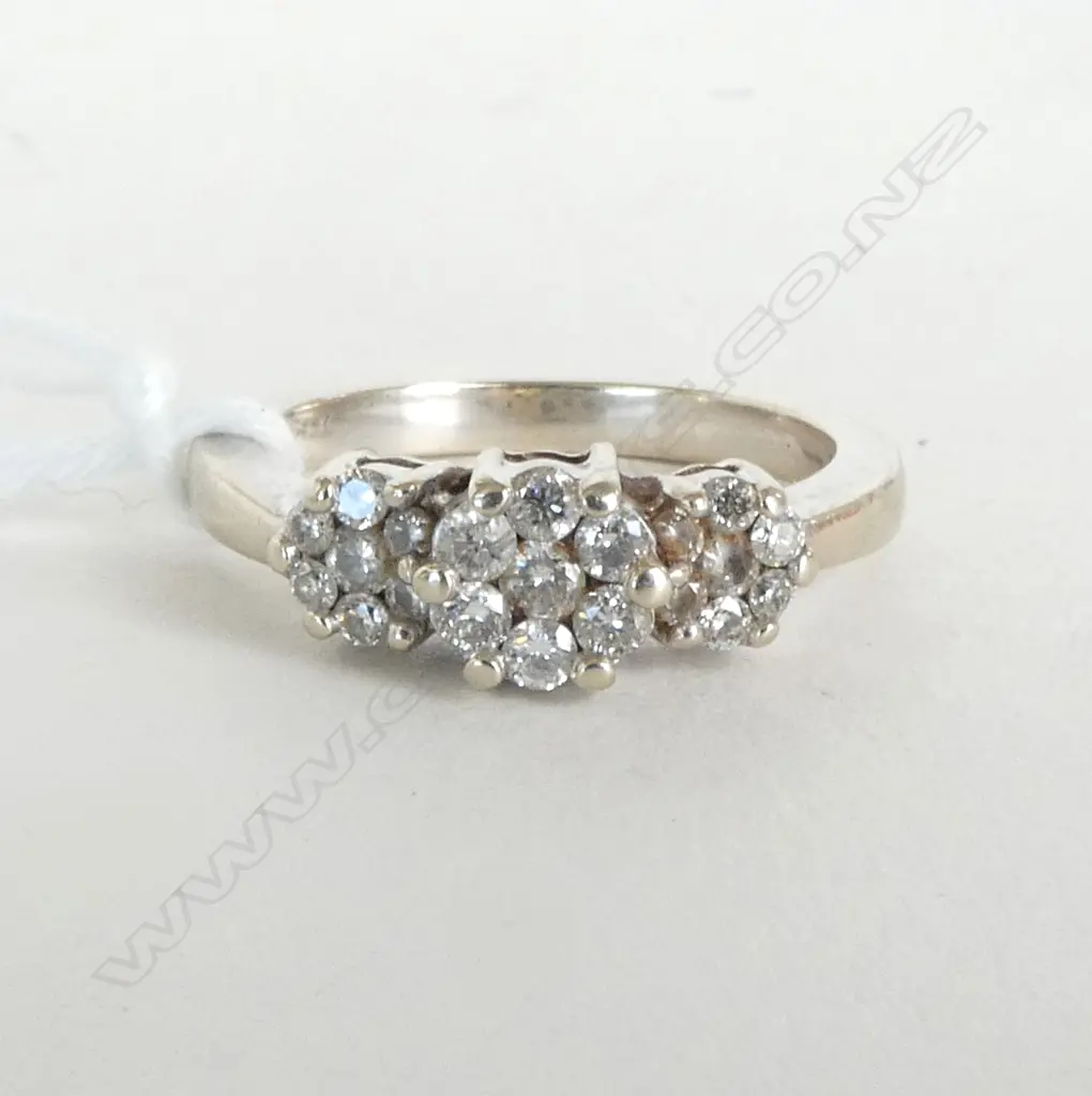 14ct W/GOLD TRIPLE DIAMOND CLUSTER RING, d=0.75ct, 4.5gm SIZE N Image 1++