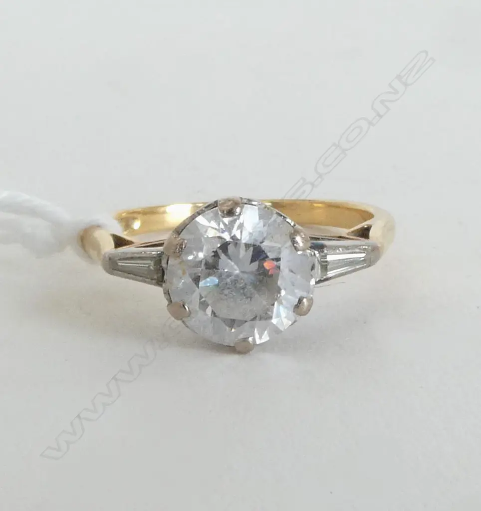 18ct GOLD & PLATINUM RING w DIAMOND SHOULDERS & CZ CENTRAL STONE, 3.9gm SIZE N Image 1++