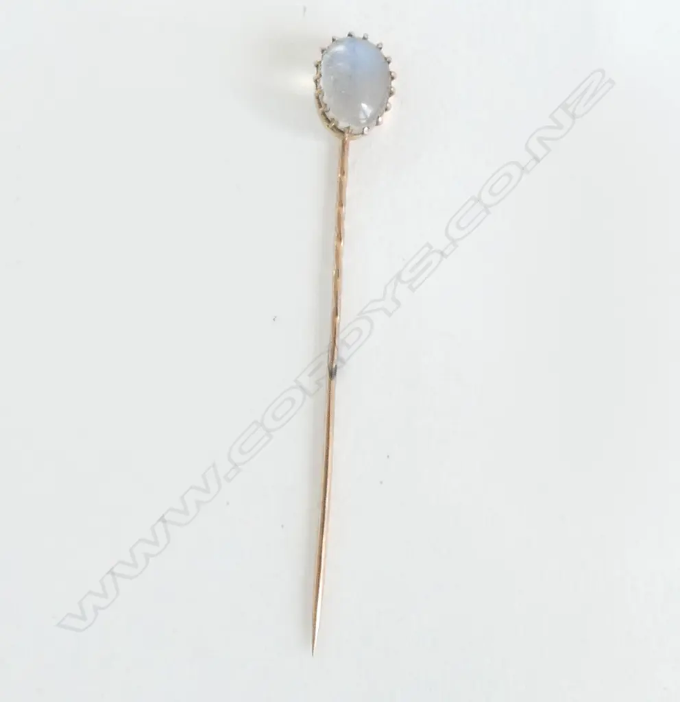 9CT GOLD AND MOONSTONE STICK PIN (CD8233) Image 1++