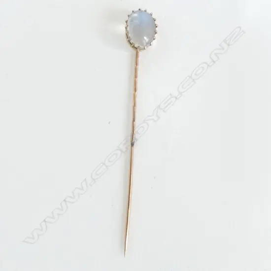 9CT GOLD AND MOONSTONE STICK PIN (CD8233)