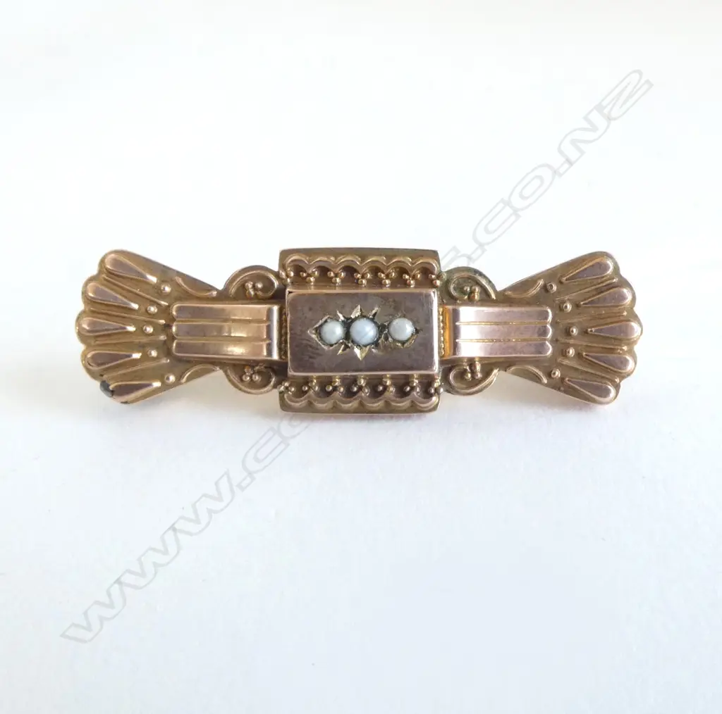 9CT BAR BROOCH W.40mm 2.6gms Image 1++