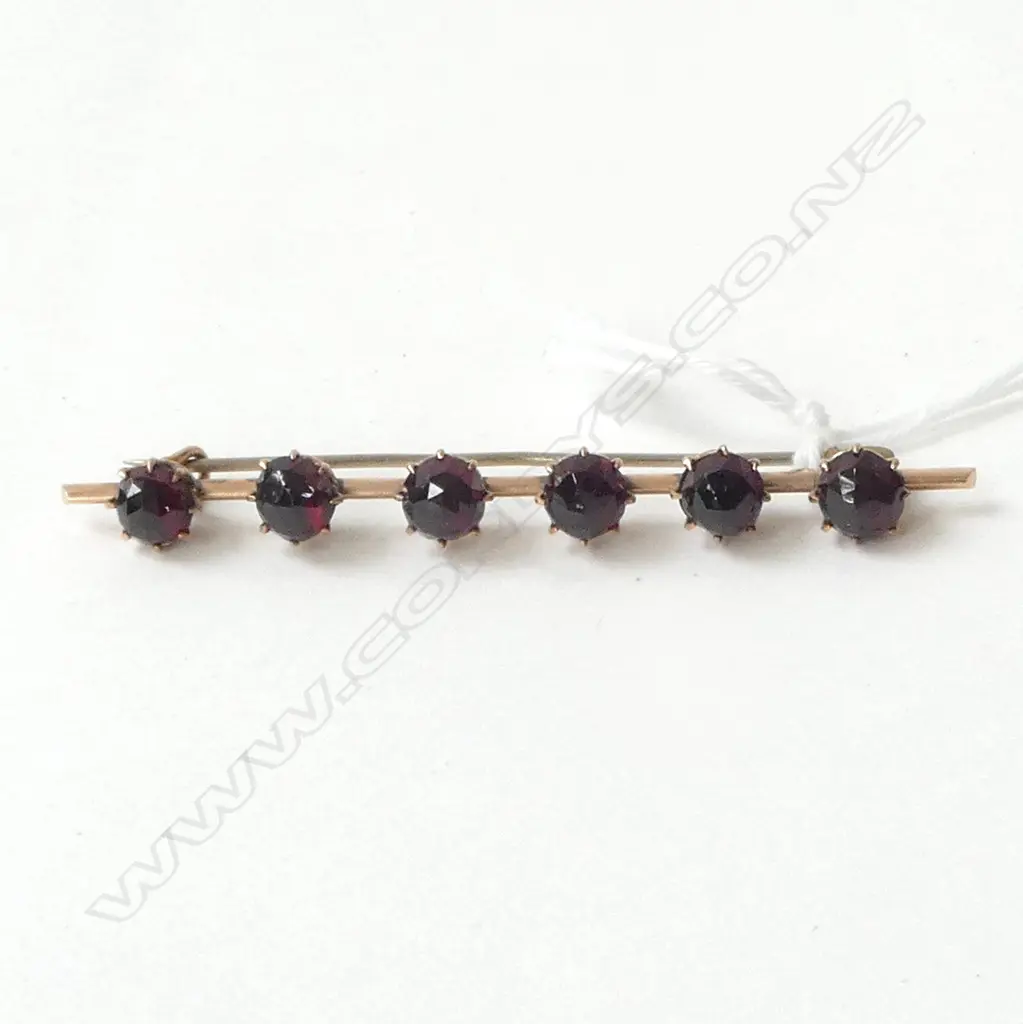 ANTIQUE 9CT GOLD & BAVARIAN GARNET? BAR BROOCH, 4.6gm (CD9787) Image 1++