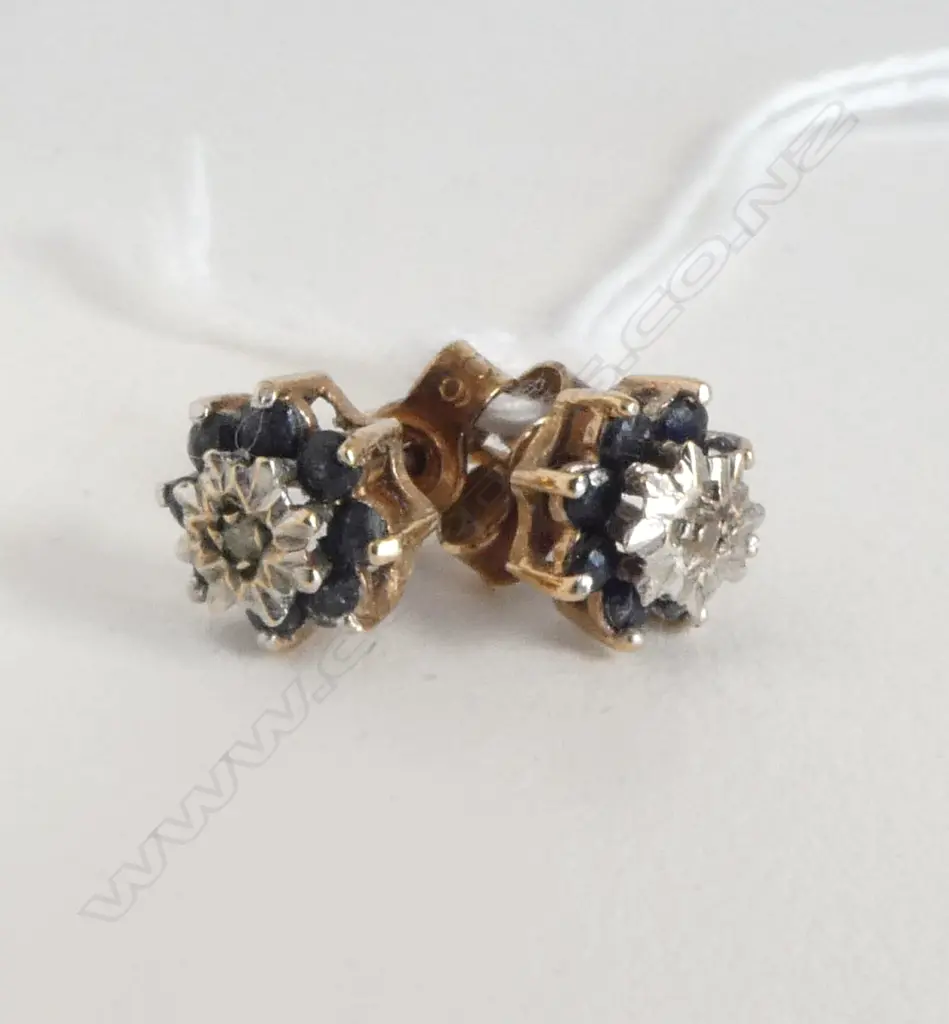 PR 9ct YELLOW GOLD SAPPHIRE & DIAMOND STUD EARRINGS 1.6gms Image 1++