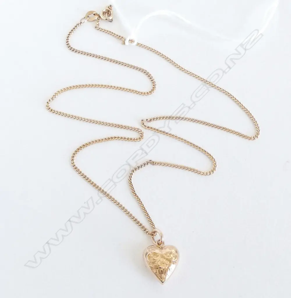 9ct rose gold ENGRAVED PUFF HEART PENDANT & 9ct CHAIN 3.1gms Image 1++