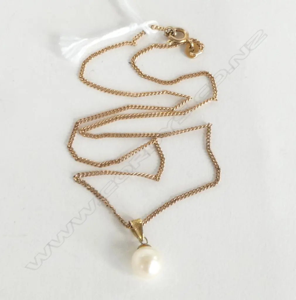 PEARL PENDANT ON 9ct CHAIN, 380mm, 3gms Image 1++