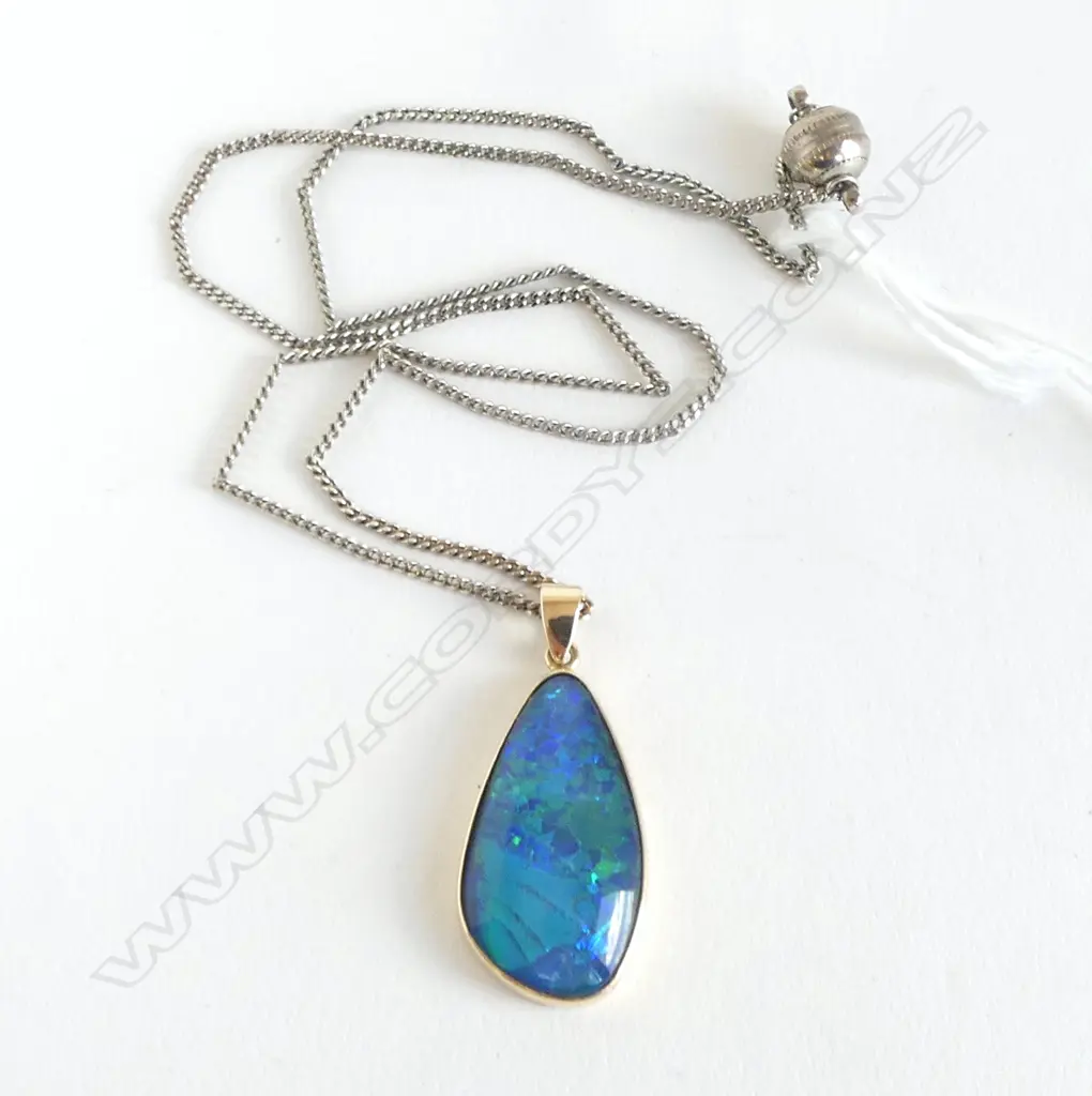 14ct YELLOW GOLD FRAMED OPAL TRIPLET PENDANT 4.6gms on chain. Chain not gold Image 1++