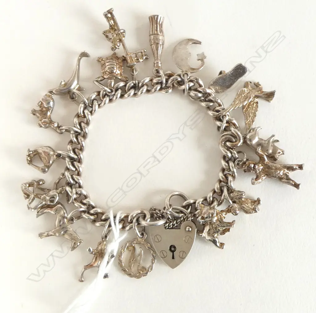 SILVER CHARM BRACELET w HEART CLASP 47.9gm (CD8011) Image 1++