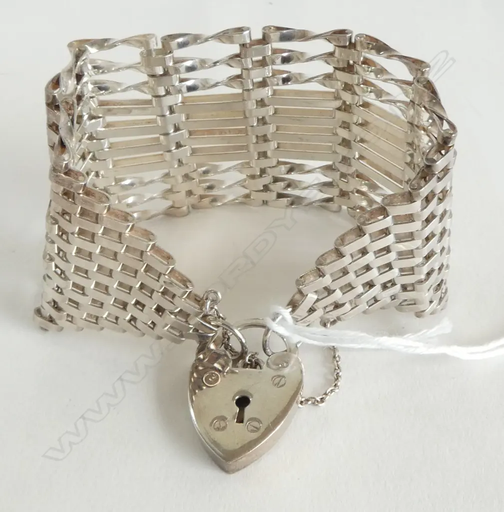 WIDE SILVER GATE BRACELET, HEART CLASP, 35gm (CD7119) Image 1++