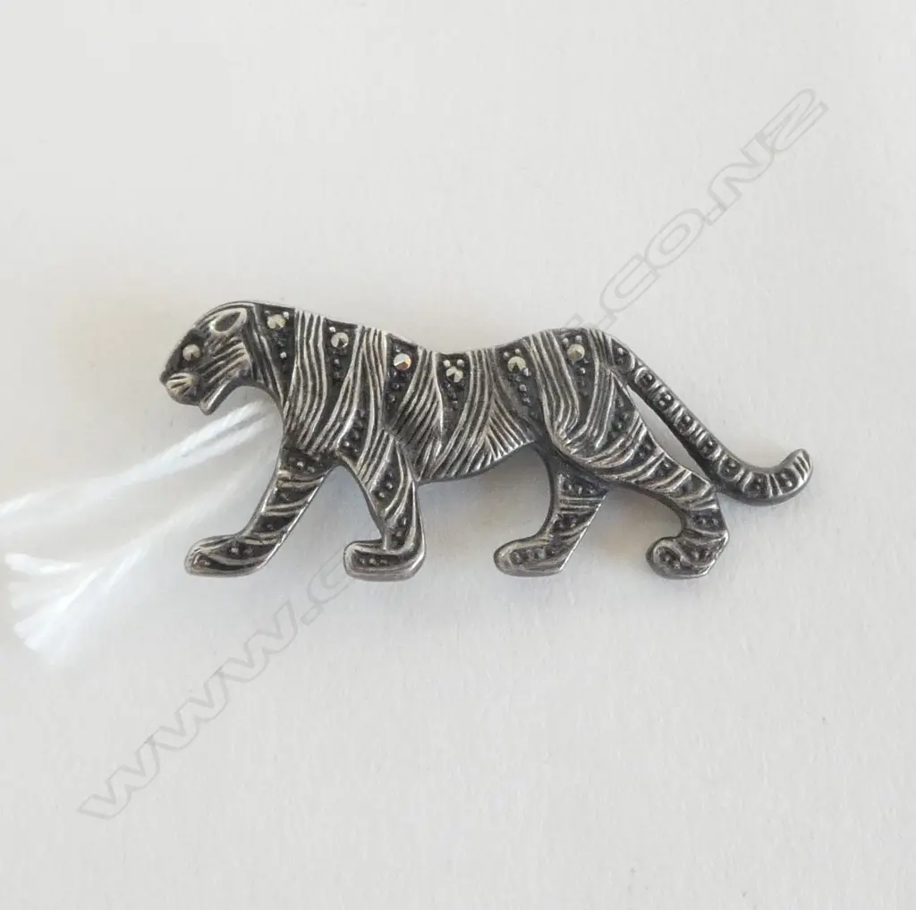 SILVER & MARCASITE TIGER BROOCH (CD6529) Image 1++