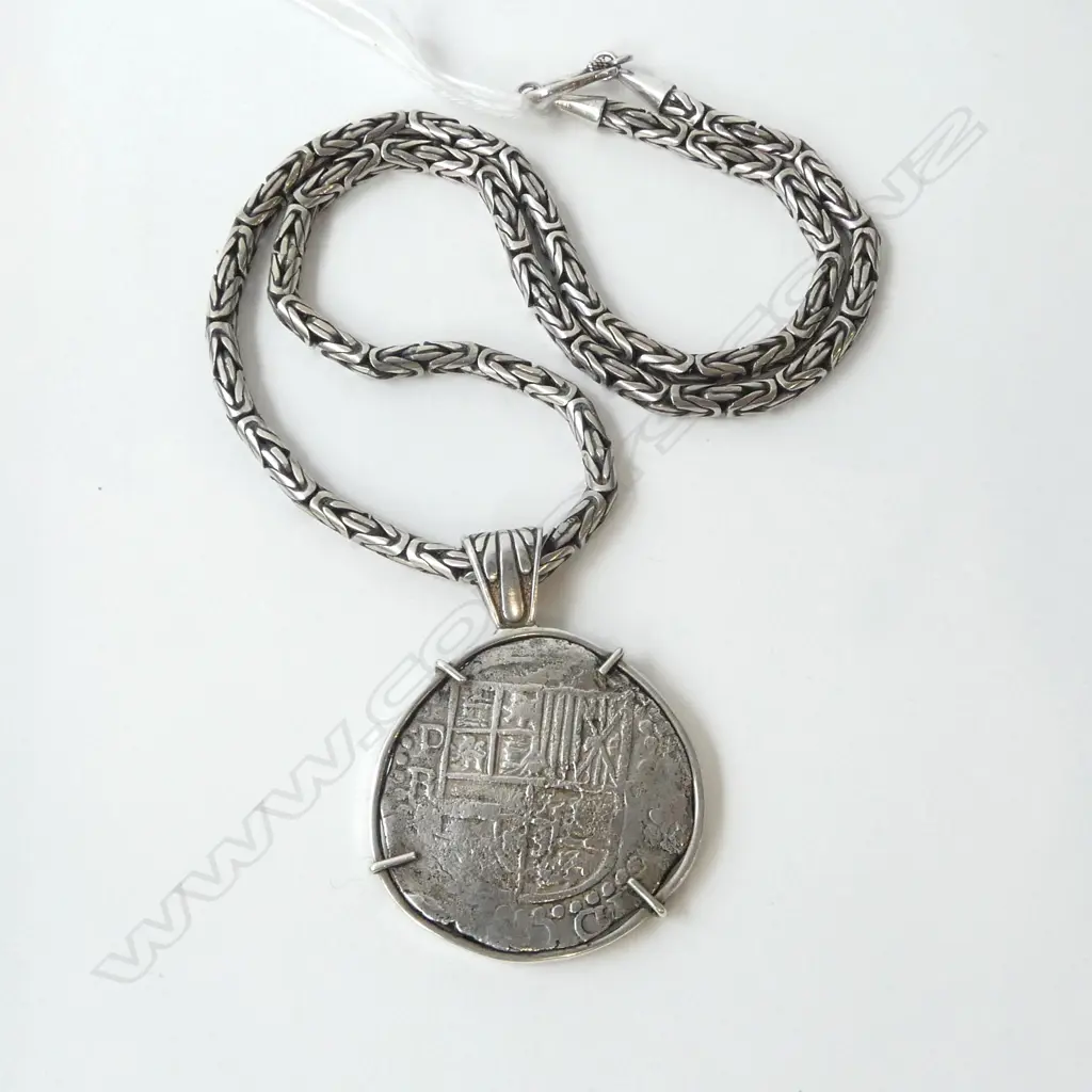 HEAVY SILVER NECKLACE w. COIN PENDANT, 77gm (CD11798) Image 1++