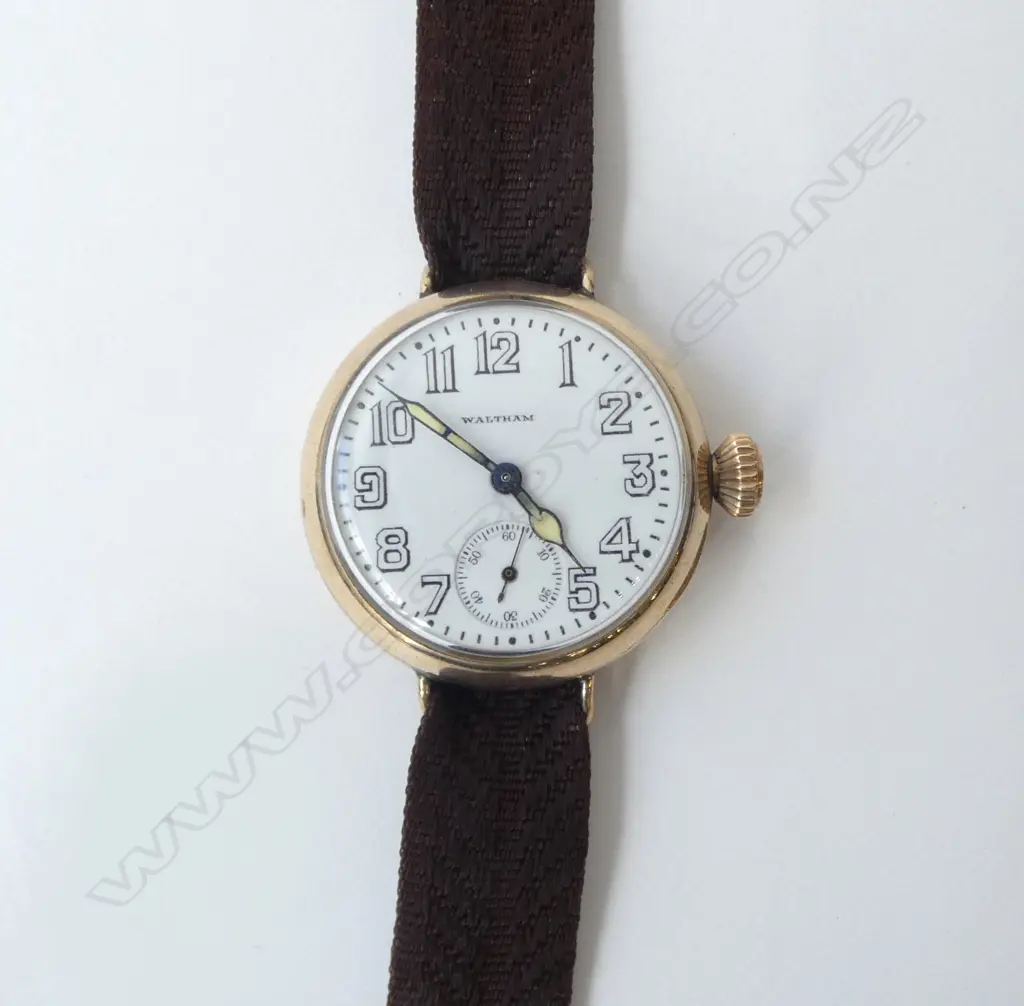 GOLD FILLED WWI 'WALTHAM' OFFICER'S TRENCH WATCH (Q8280J) Image 1++