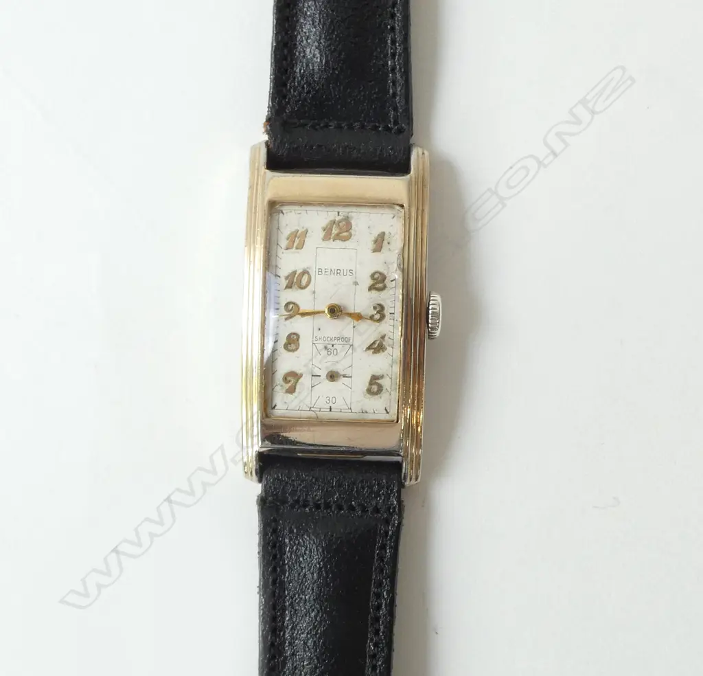 ART DECO CURVED TANK CASE SWISS MENS 1930S WRISTWATCH Image 1++