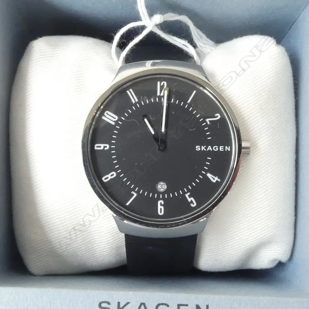 SKAGEN QUARTZ WRISTWATCH, BLK & CHROME, NEW OLD STOCK Image 1++