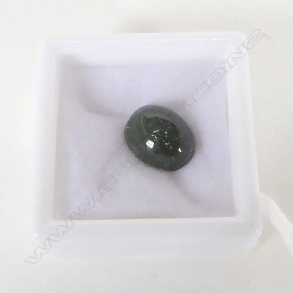 GREEN TOURMALINE CABOCHON 3.3ct (sml chip to base) Image 1++