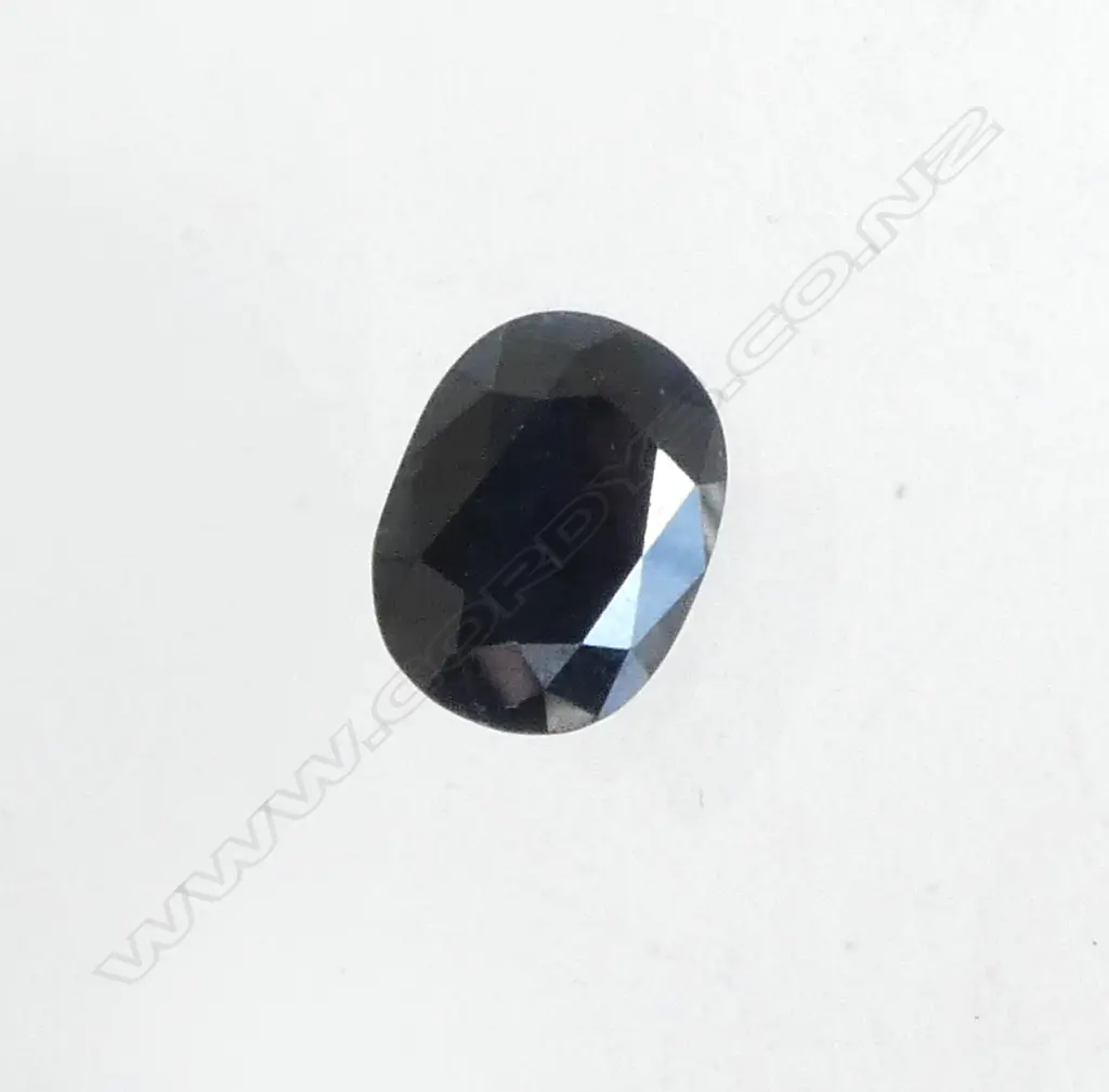 OVAL CUT SAPPHIRE, 4.8ct  (8.5 x 10.5 mm) approx Image 1++