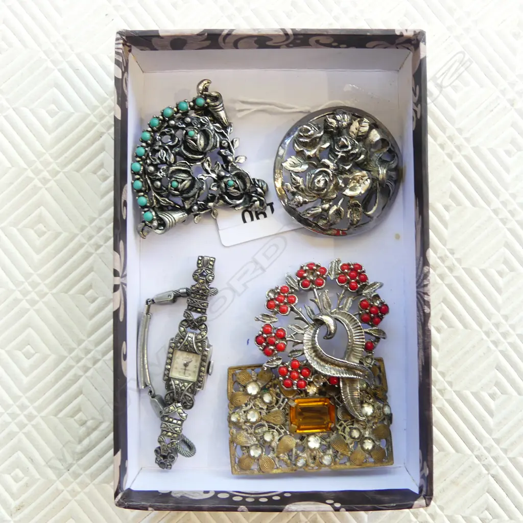4 COSTUME BROOCHES + SILVER & MARCASITE WRIST WATCH Image 1++