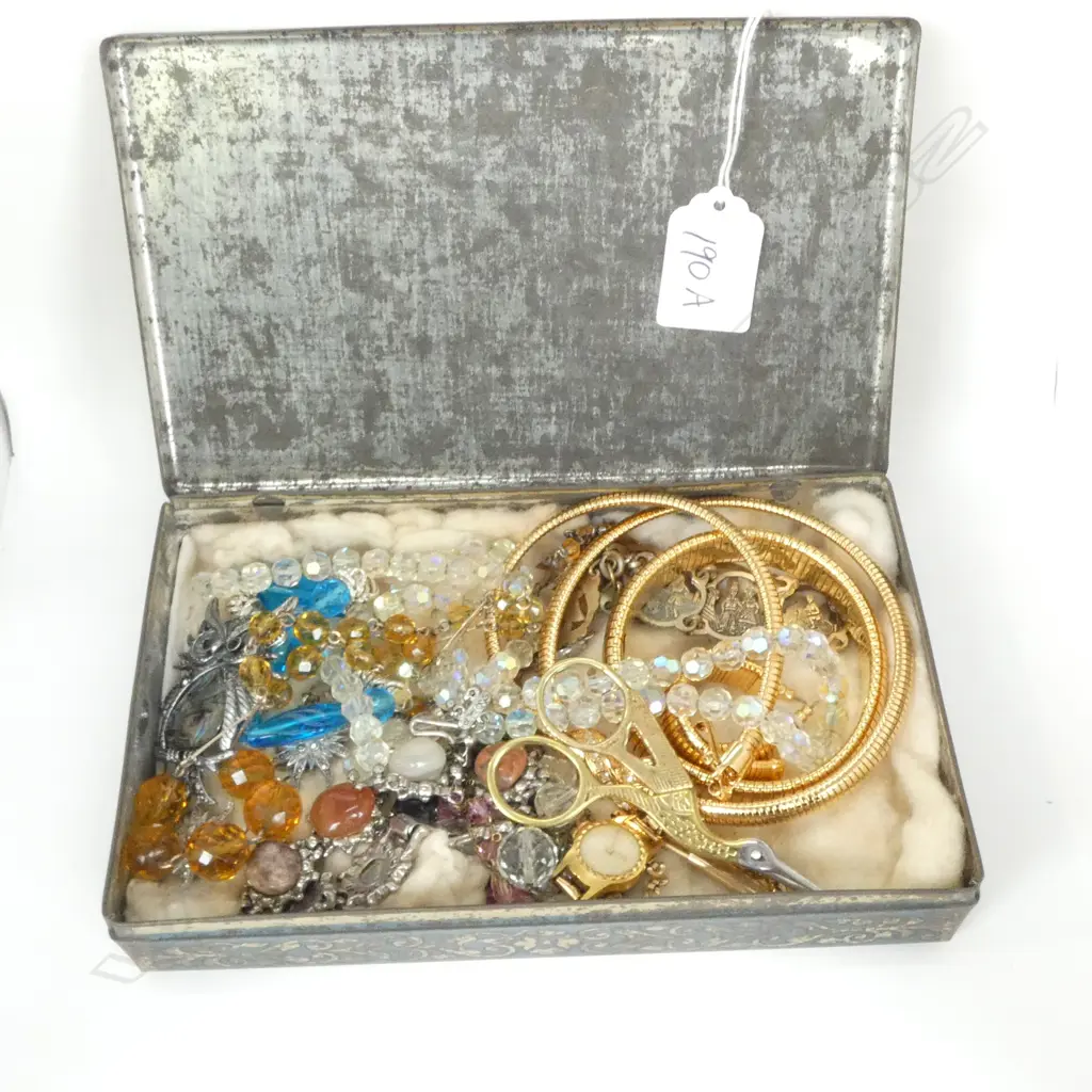 TIN OF VINTAGE COSTUME JEWELLERY  Image 1++