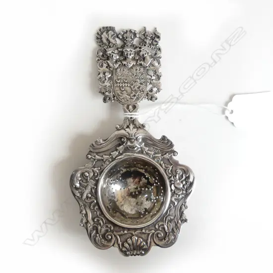 ANTIQUE CONTINENTAL SILVER TEA STRAINER, HALLMARKED, 77gm (CD12920)