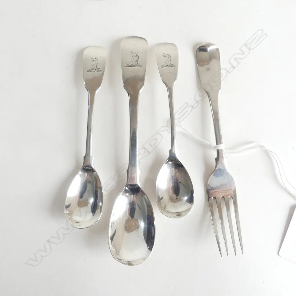 3 GEORGIAN SILVER TEASPOONS & 1 DESSERT FORK, DUBLIN, 43gm (CD7785) Image 1++