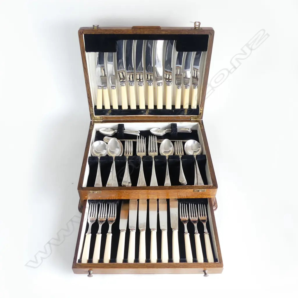 OAK CUTLERY CANTEEN W.380mm Image 1++