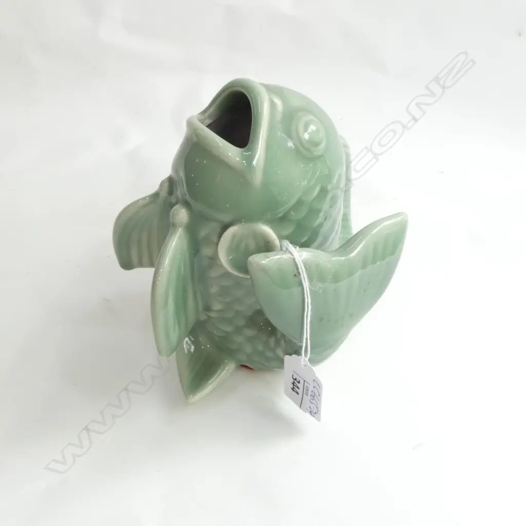 CHINESE GREEN CELADON GLAZED KOI GOLDFISH VASE h.150mm Image 1++