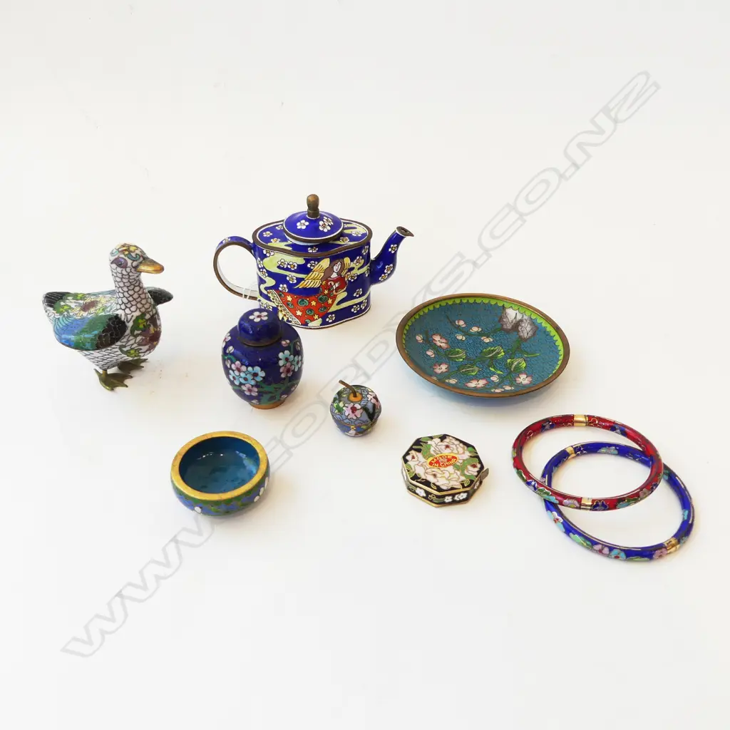 ASST SMALL CLOISONNÉ INCL BANGLES + PARTRIDGE + TEAPOT + OTHERS Image 1++