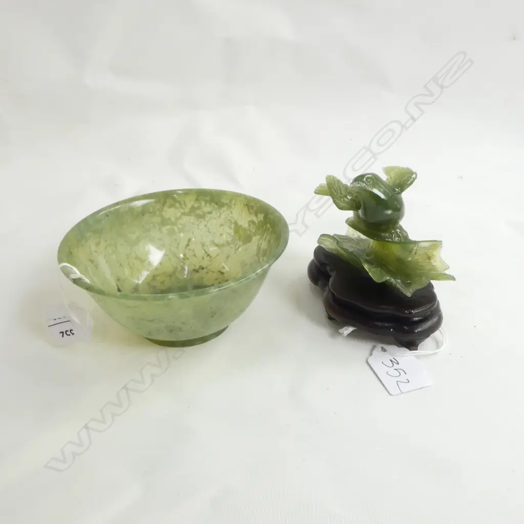 JADE BOWL 125mm dia & BIRD Image 1++