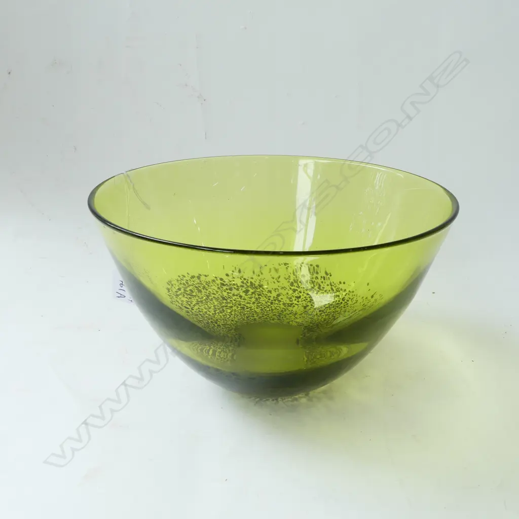 LYNDSAY PATTERSON GREEN ART GLASS BOWL H.155mm, 245mm Image 1++