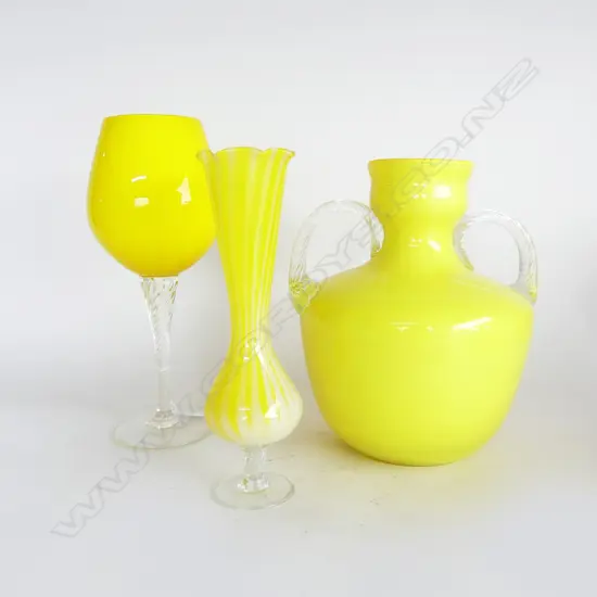 3 PCES YELLOW VENETIAN GLASS H.290mm