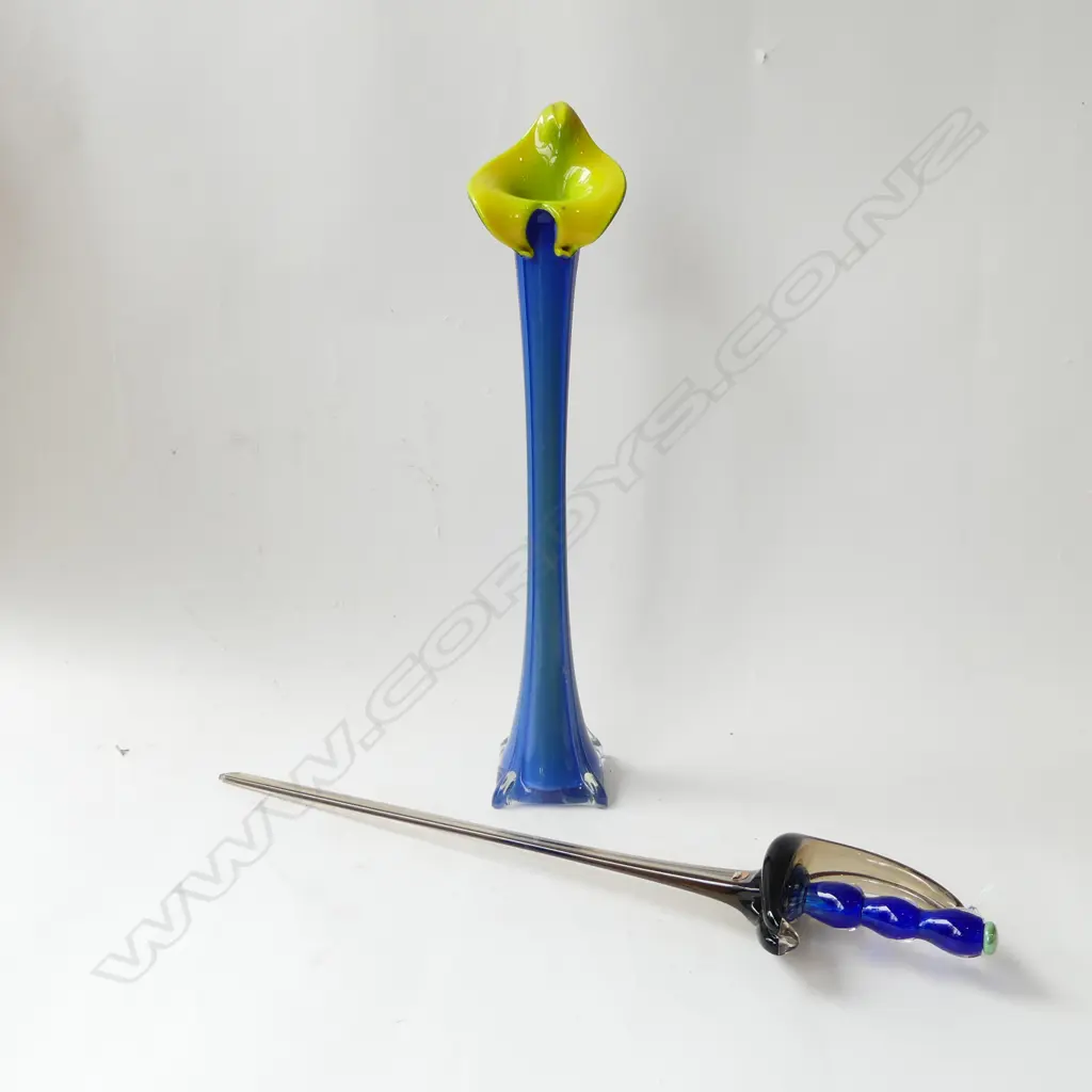ART GLASS VASE H.495mm & SWORD L.575mm Image 1++