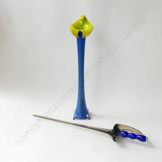 ART GLASS VASE H.495mm & SWORD L.575mm