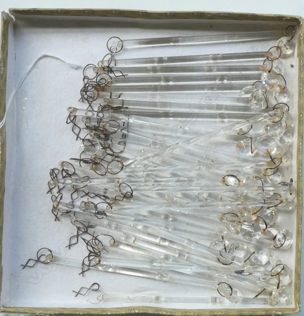 34 VINTAGE CRYSTAL STRING DROPS WITH HANGING ATTACHMENTS, L.135MM Image 1++