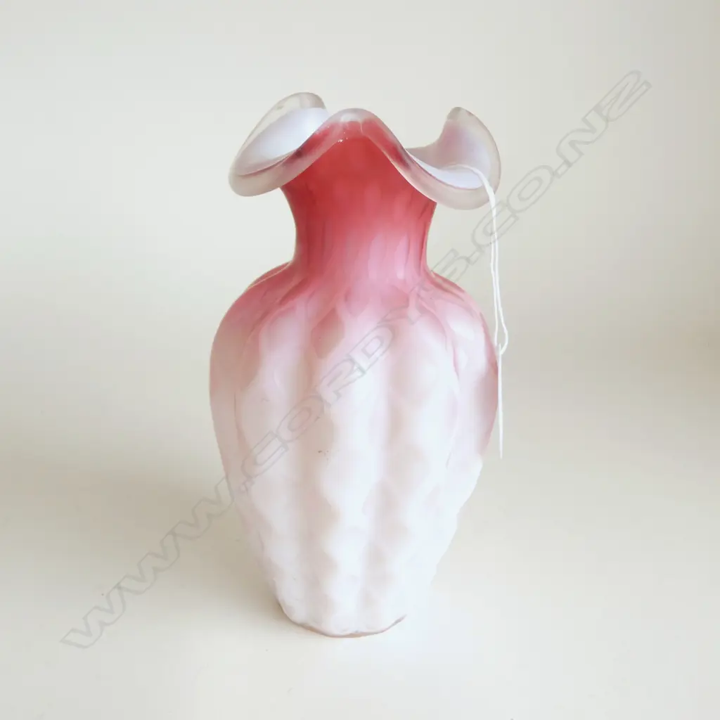 RED & WHITE VASELINE GLASS VASE frilled rim diamond pattern. Mouth blown. H.185mm Image 1++
