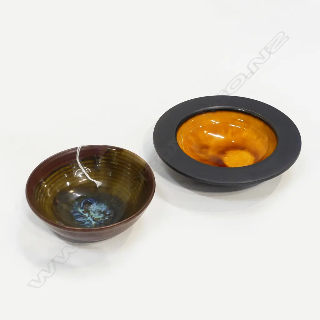 HELEN MASON SML BOWL w. CHUN GLAZE, PAUL WINSPEAR SML DISH Dia.170mm Image 1++