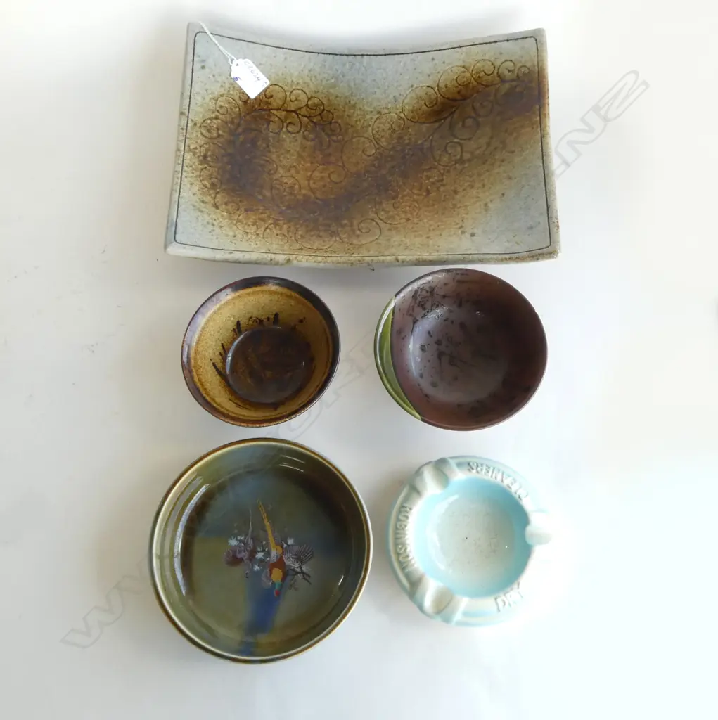 5 POTTERY PCES: CROWN LYNN ASHTRAY + LGE STUDIO DISH + IRISH PORCELAIN DISH ETC Image 1++