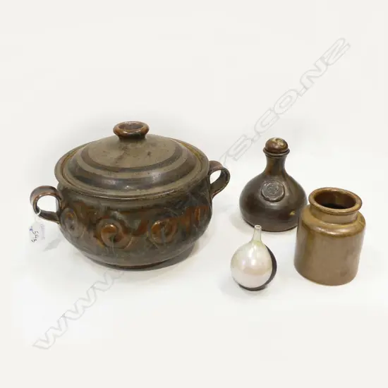 4 PCES ASST NZ STUDIO POTTERY