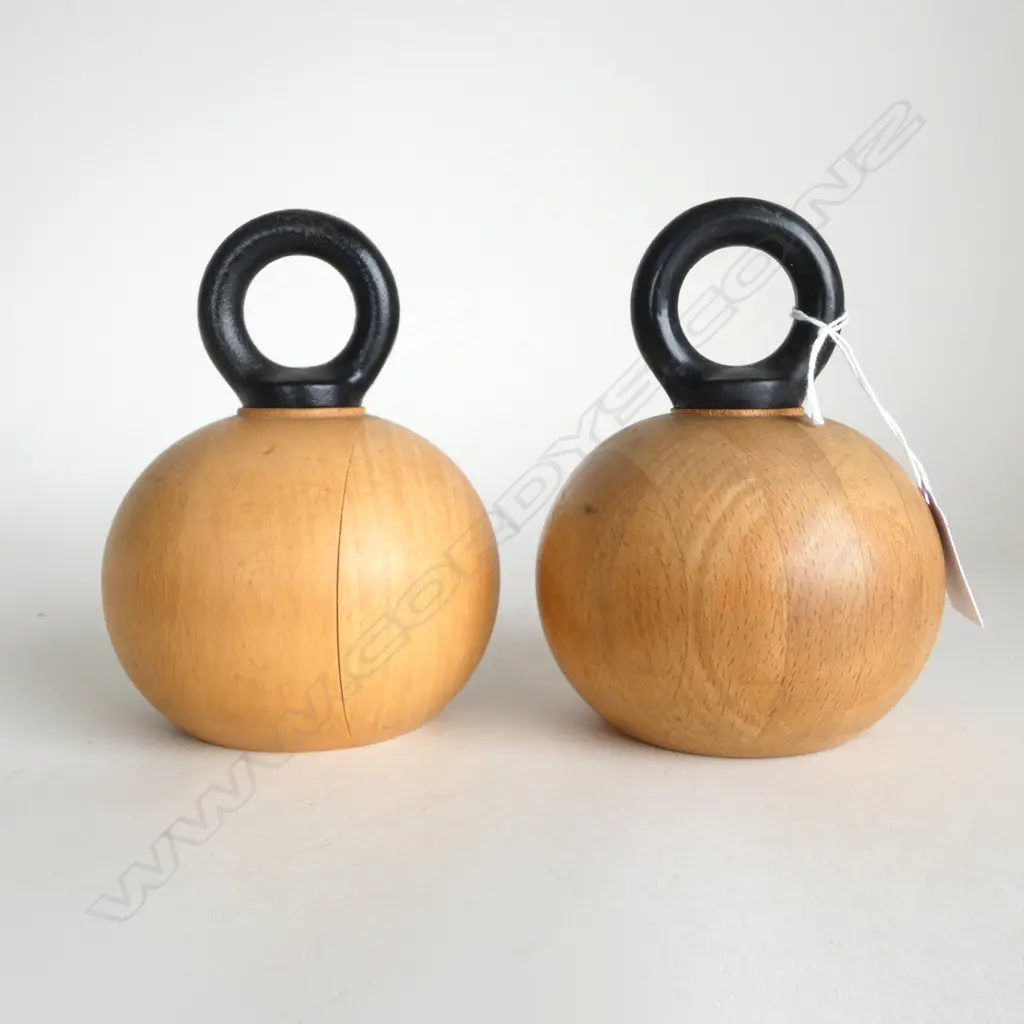 PRR. NISSEN for BODUM DESIGN DANISH ICE CURLING STONE FORM PEPPER & SALT GRINDERS H120mm 1 with split Image 1++