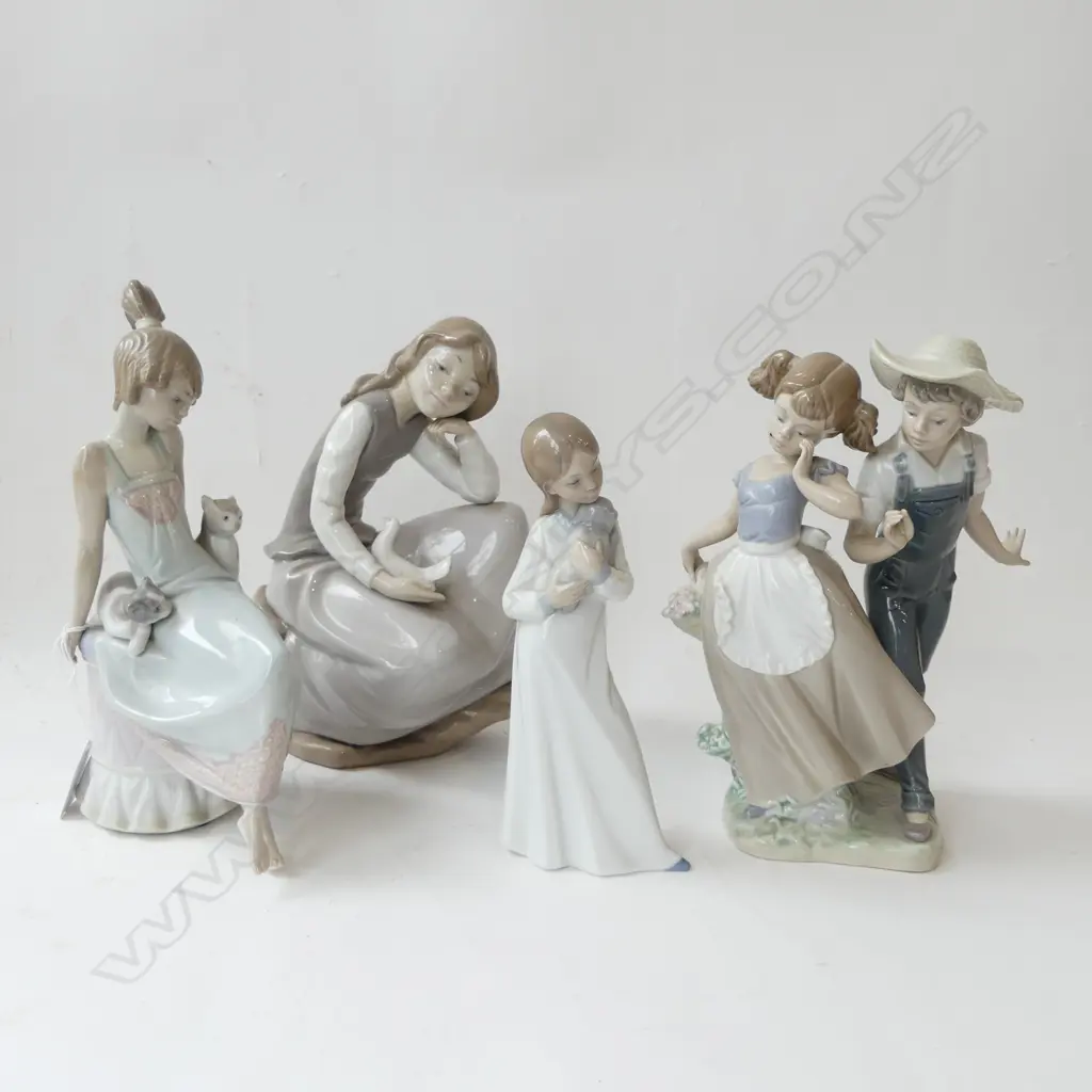 2 PCES LLADRO (1 w. FINGER & FLOWER BROKEN) + 2 NAO H.250mm Image 1++