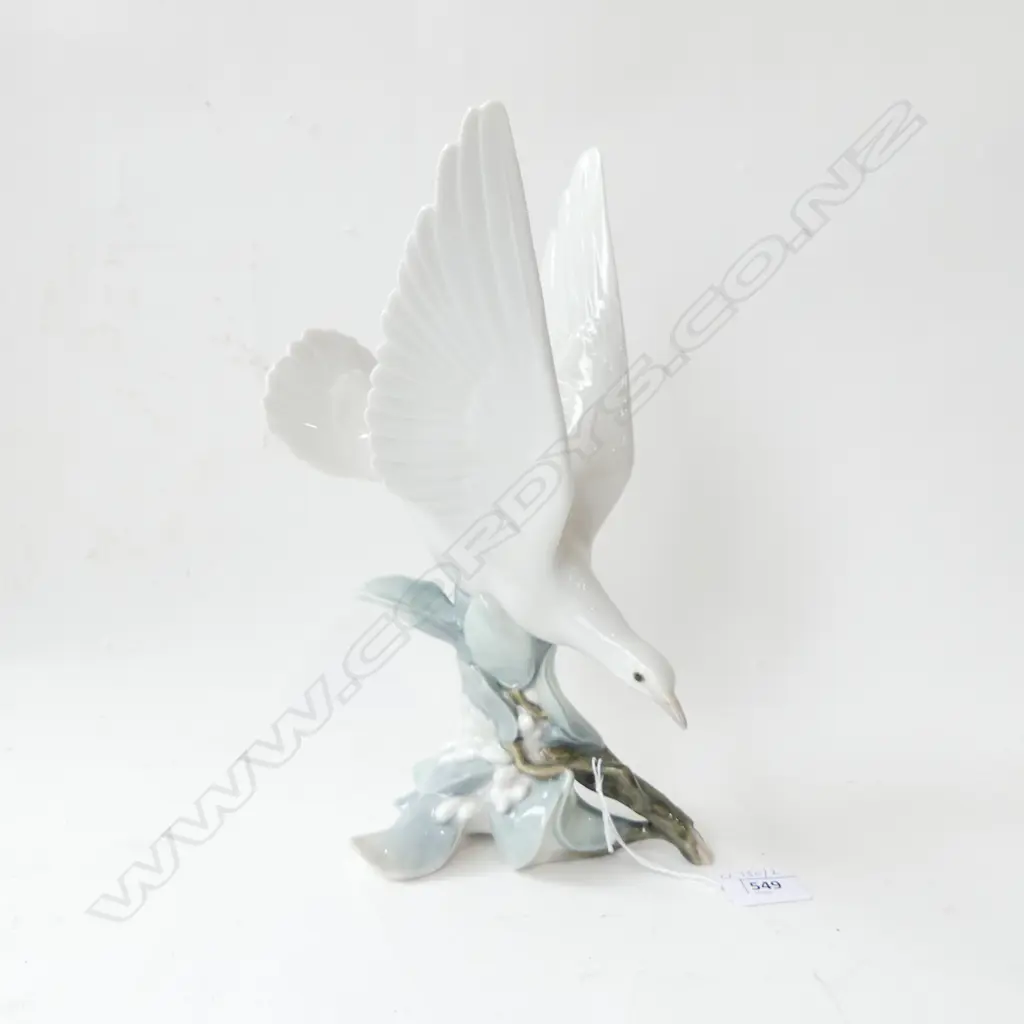 LLADRO DOVE ON BRANCH H275MM Image 1++