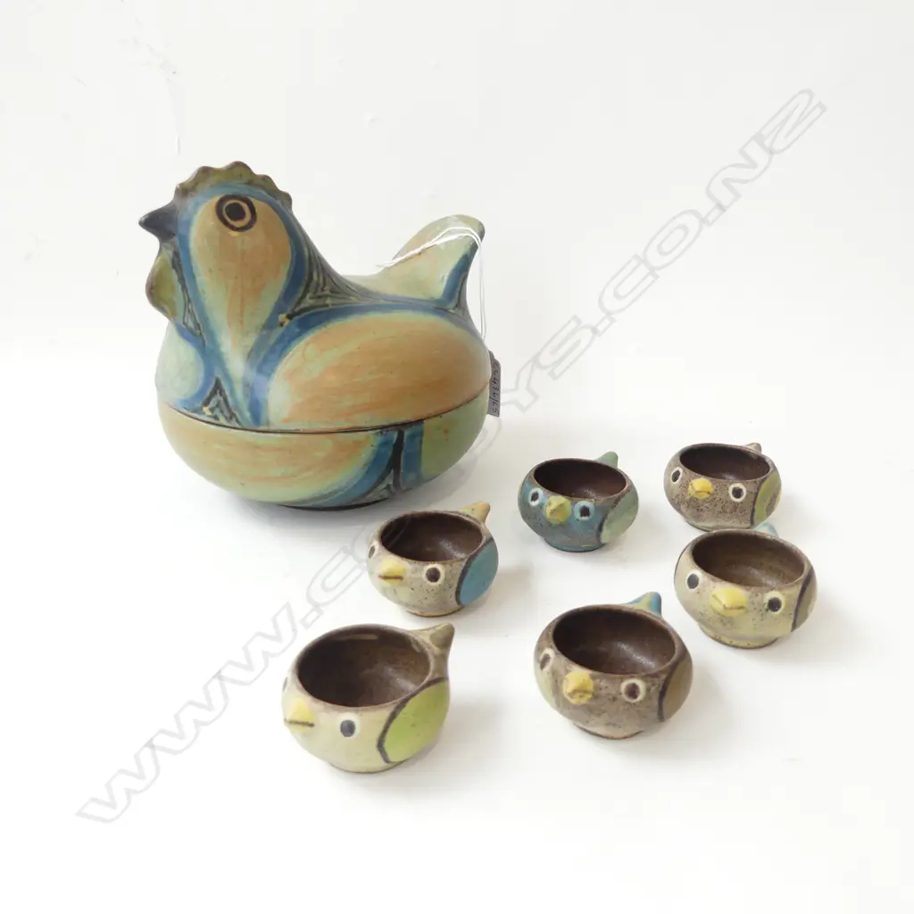 DANISH STUDIO POTTERY HEN  EGG HOLDER  DIA160MM & 6 EGG CUPS BY DYBDAHL Image 1++