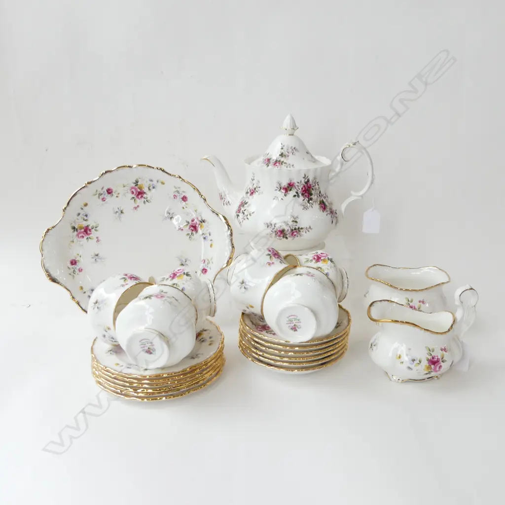 6 PLACE ROYAL ALBERT 'TENDERNESS' PART TEA SERVICE w. 'LAVENDER ROSE' TEAPOT Image 1++