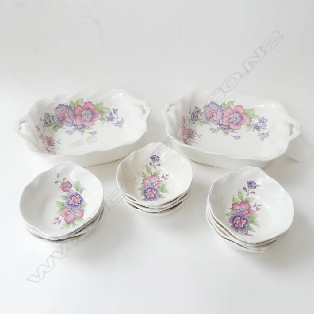 COLLECTION AMOUREX BLANC 'SOPHIE' RAMEKINS & 2 DISHES W.270mm Image 1++