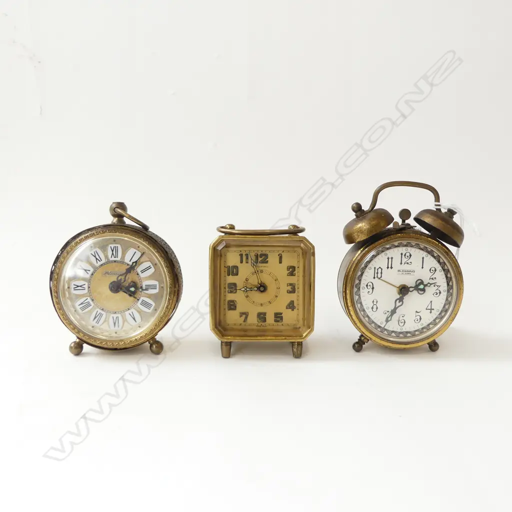 3 VINTAGE TRAVEL CLOCKS H.100mm Image 1++