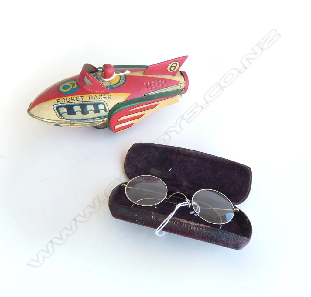 VINTAGE TIN TOY  ROCKET RACER L190MM & PR CASED GLASSES Image 1++