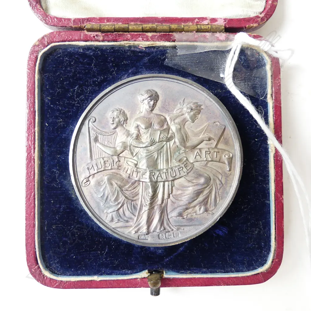 ANTIQUE CASED SILVER MEDAL 'AUCKLAND COMPETITIONS SOCIETY', BIRM.1911, 41gm (CD13183) Image 1++