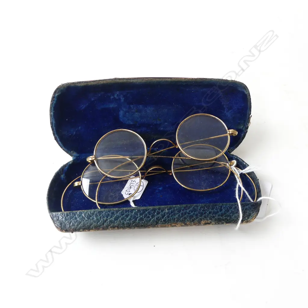 2 PRS VINTAGE SPECTACLES IN CASE (CD4513) Image 1++