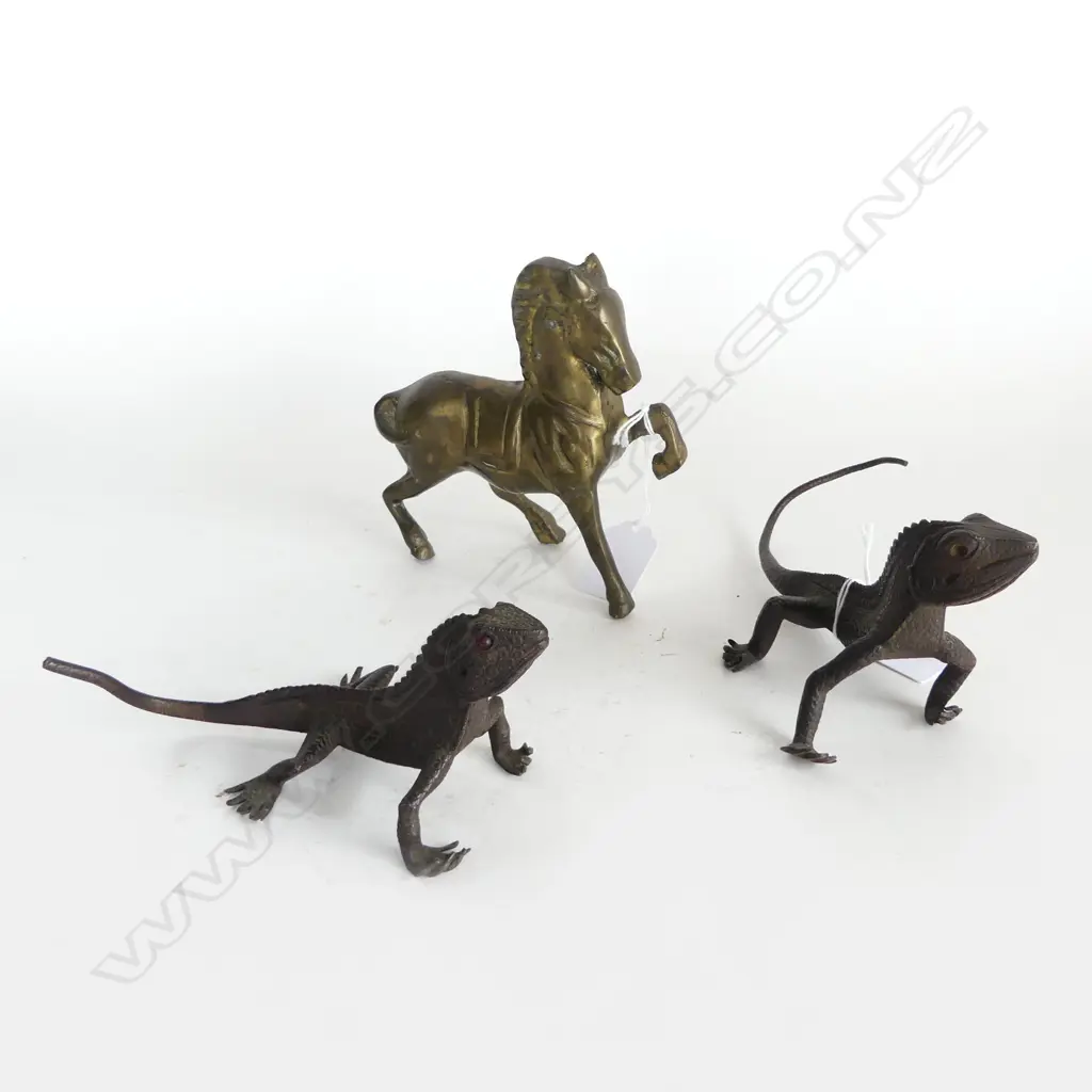 PR BRONZE LIZARD ORNAMENTS L.170mm w. BRASS HORSE H.125mm Image 1++