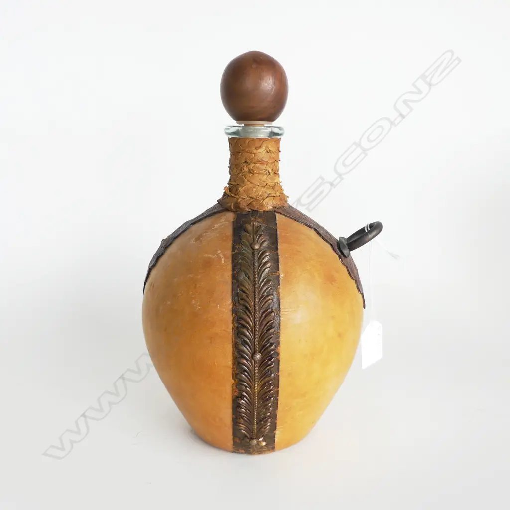 ITALIAN LEATHER DECANTER H.260mm Image 1++